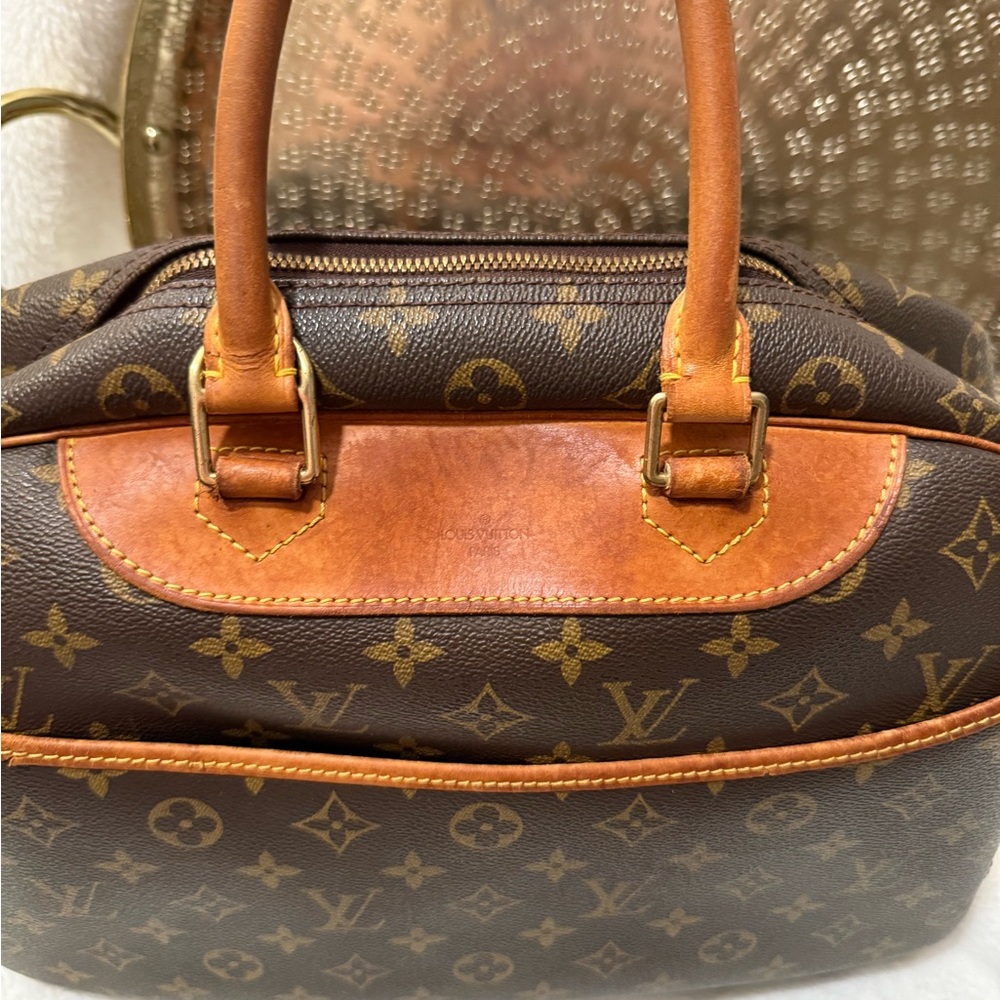 Louis Vuitton Monogram Deuville Bag - Picture 2 of 14